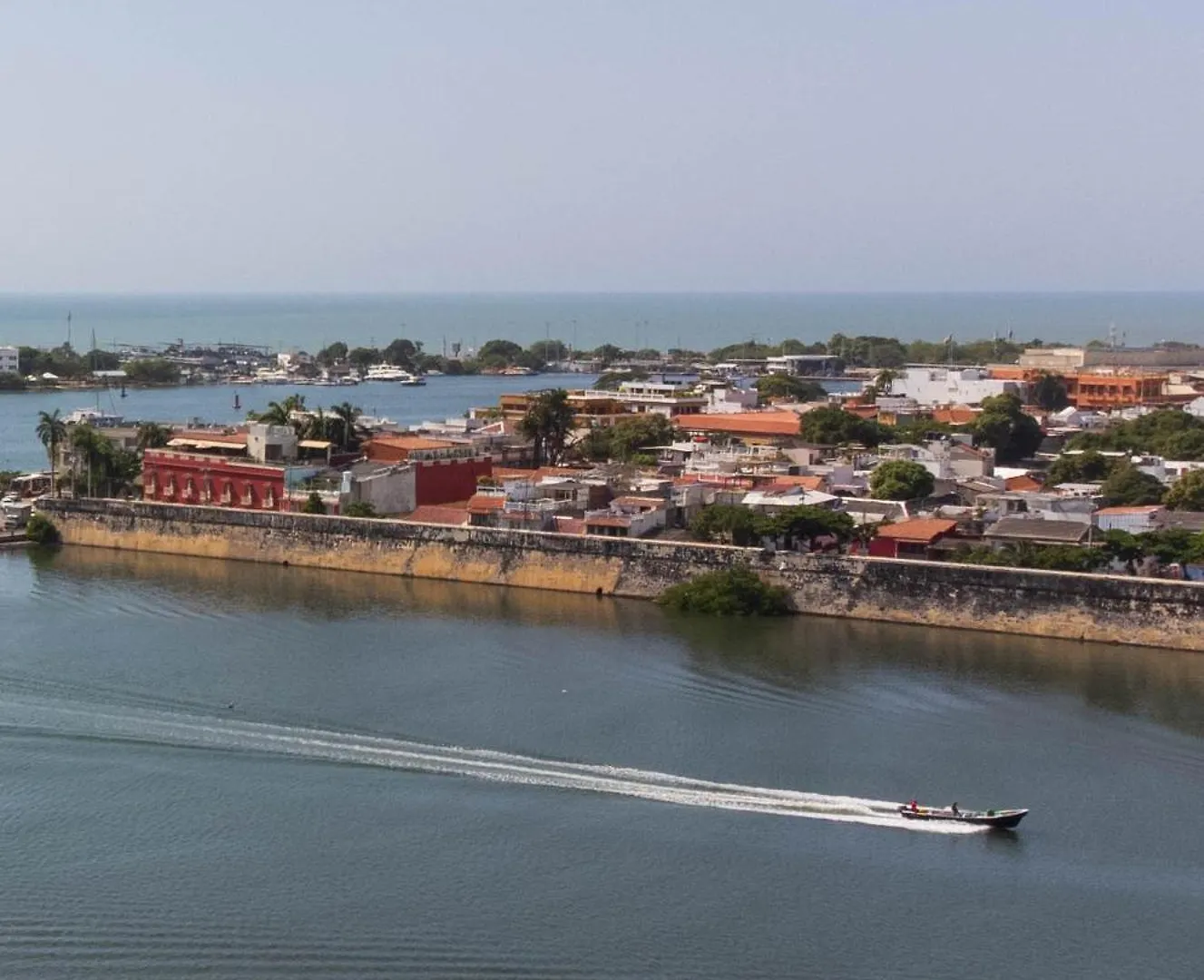 아파트호텔 Bahia 79 Apartasuites Cerca Al Centro Cartagena