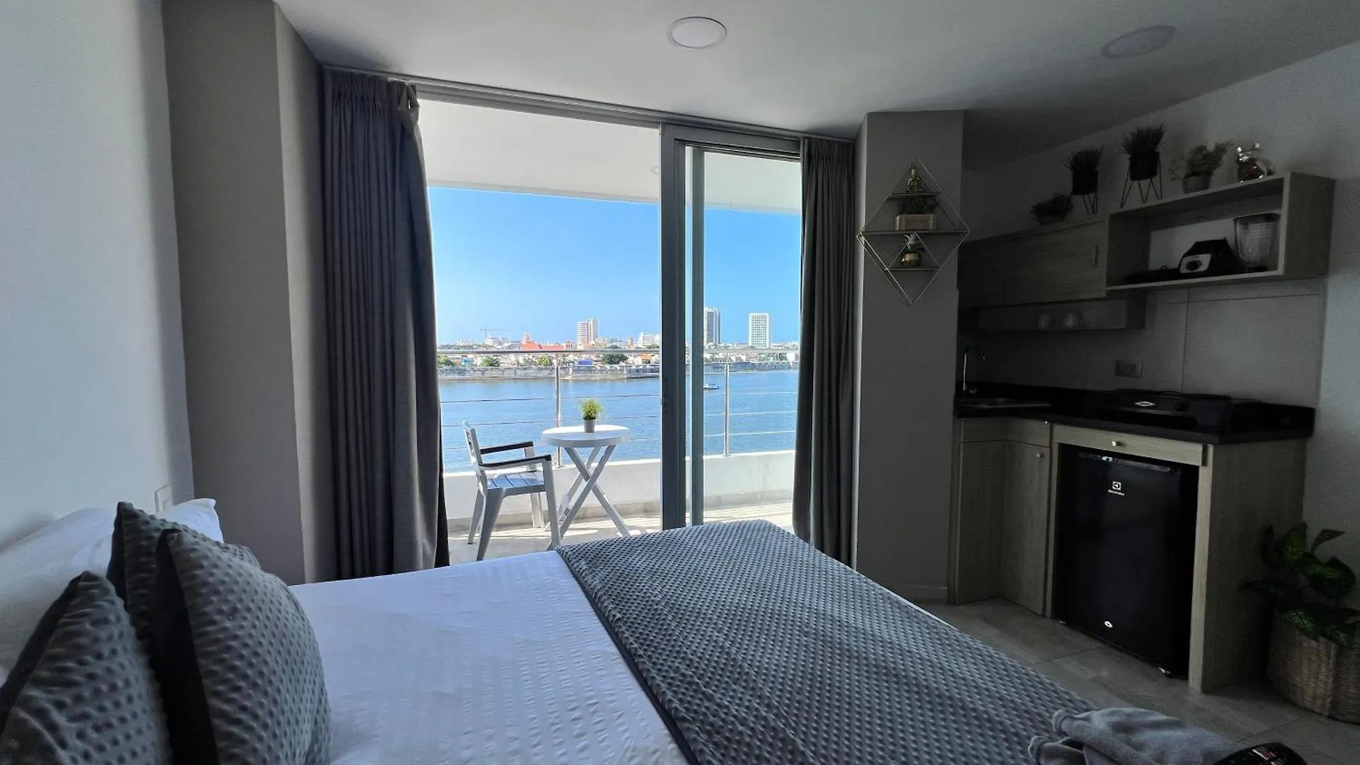 Aparthotel Bahia 79 Apartasuites Cerca al Centro Cartagena