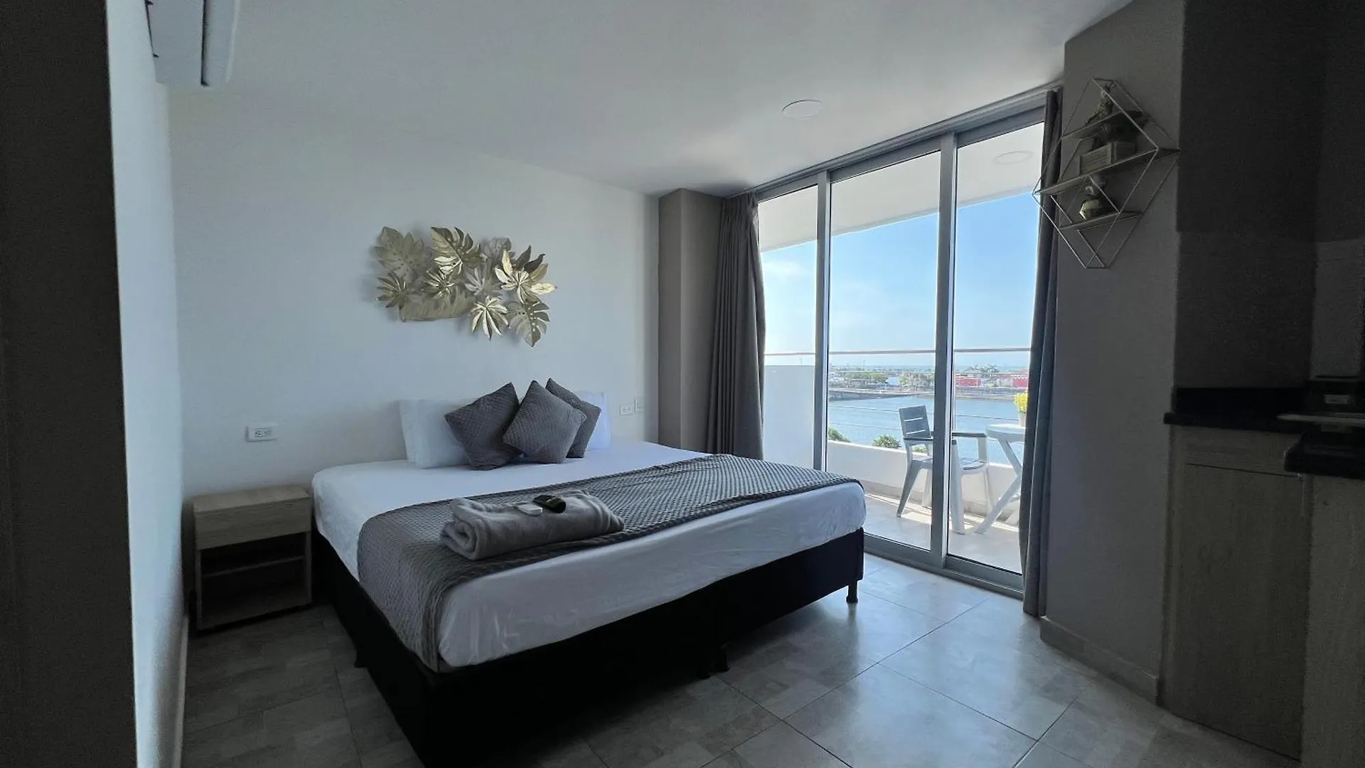 *** Aparthotel Bahia 79 Apartasuites Cerca al Centro Cartagena Colombia